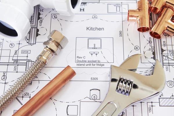 How Plumbing Contractors Solve Complex Drainage Challenges in Urban Homes