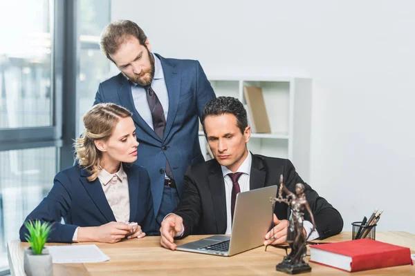 What to Expect When Working with a Florida Business Lawyer